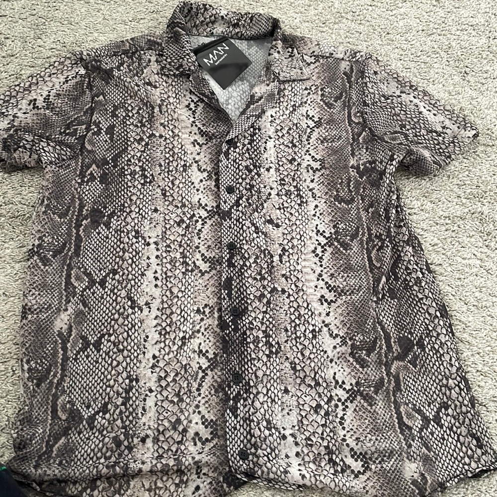 Snake skin thin button down shirt for men